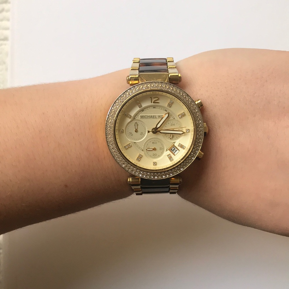 Michael Kors Park Tortoise Shell Watch - Picture 6 of 6